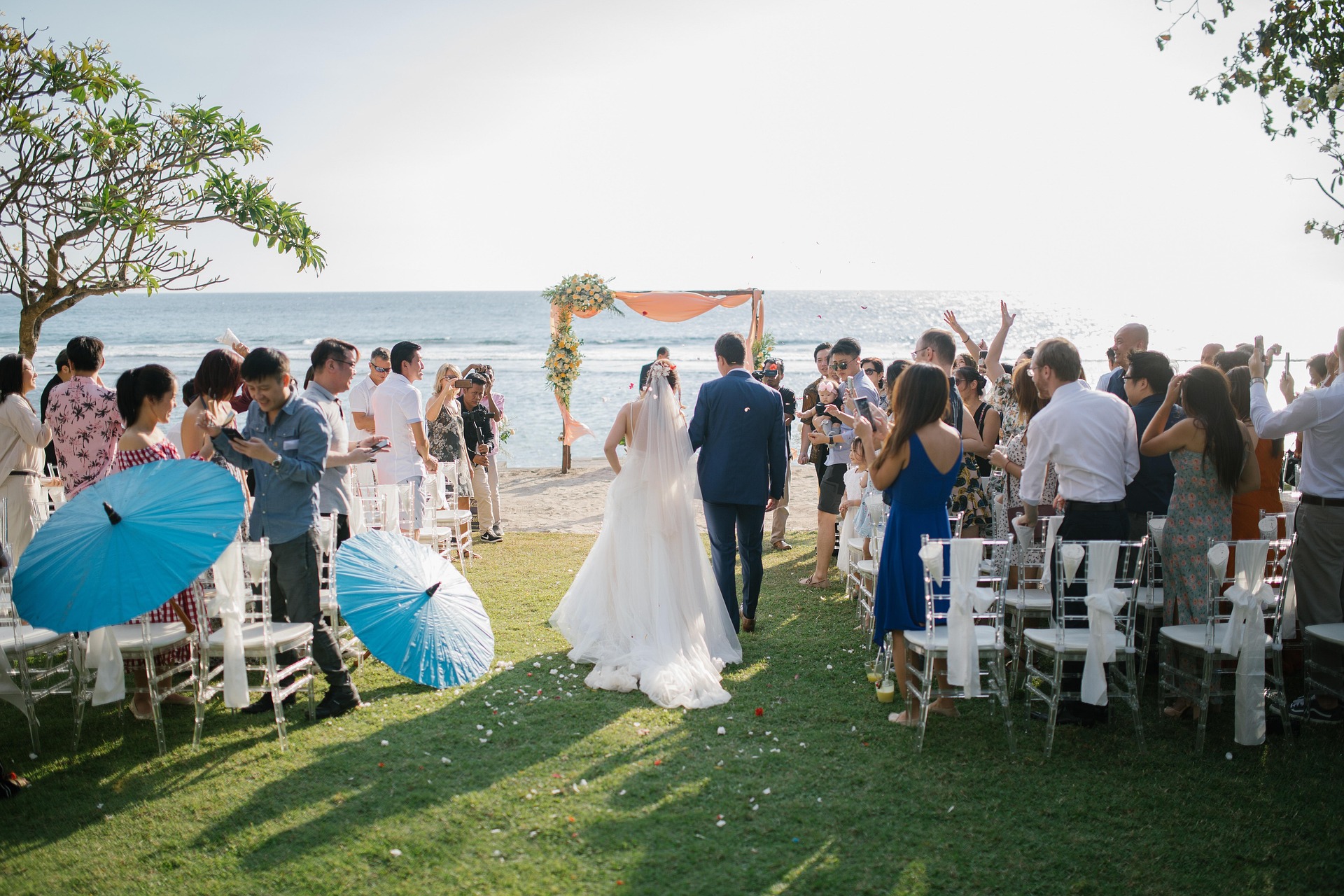 ketut_seriasa-wedding-5584003_1920.jpg